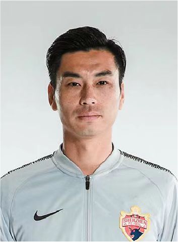 海蒂的性情开朗温和，和她共事过的演员们都很喜欢和尊敬她